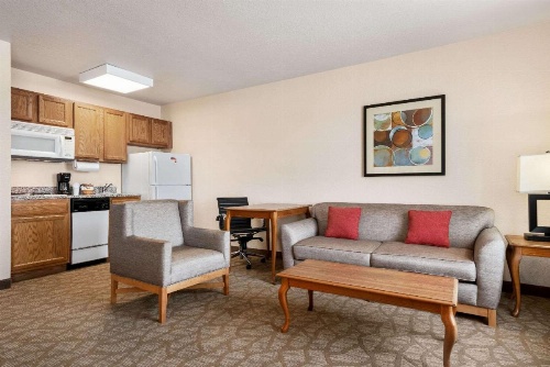 Hawthorn Suites By Wyndham Decatur image 21